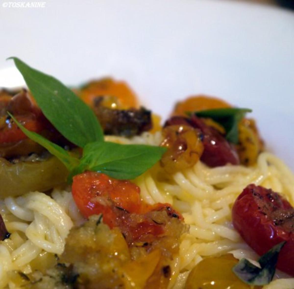 Spaghetti mit wilden Tomaten aus dem Ofen - Rezept