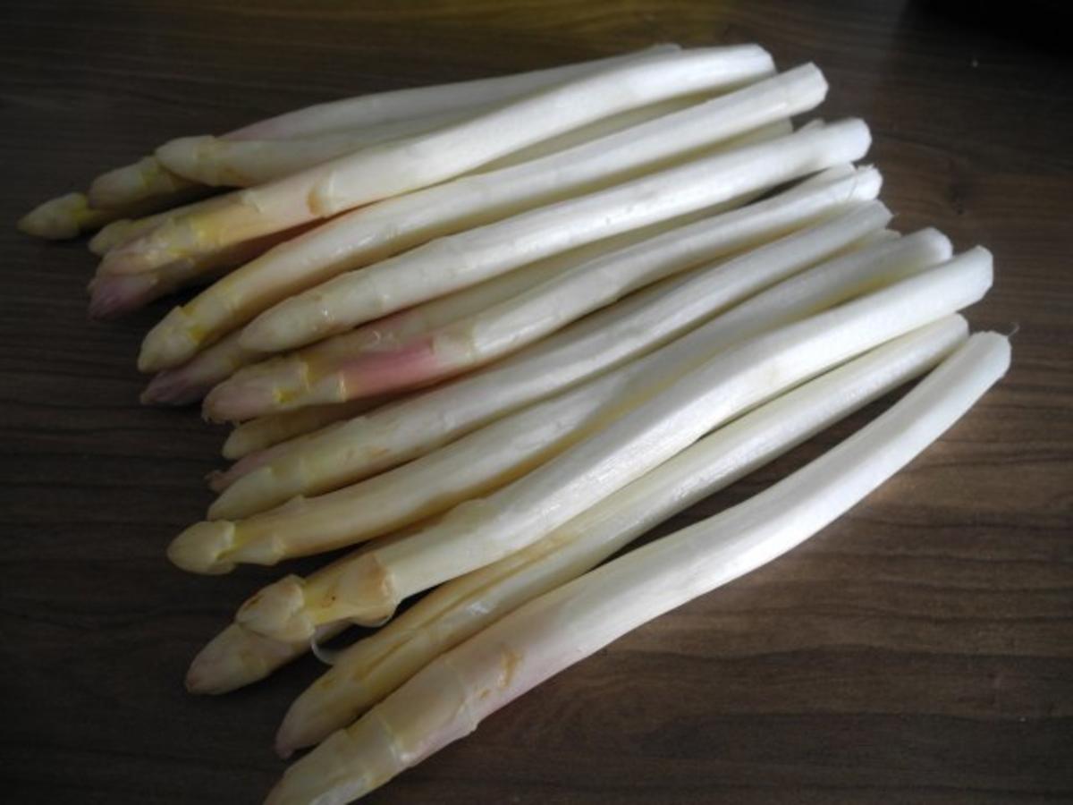 Aus dem Backofen : Spargel auf Reis-Schlagcreme mit Petersilien - Brot - Kruste überbacken - Rezept - Bild Nr. 6