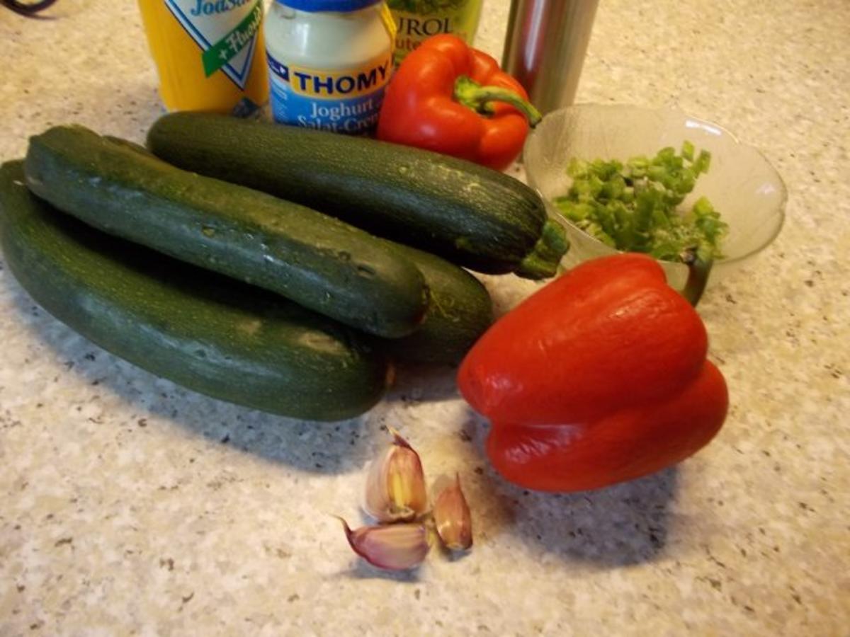 Zucchini-Paprika-Salat - Rezept - Bild Nr. 2