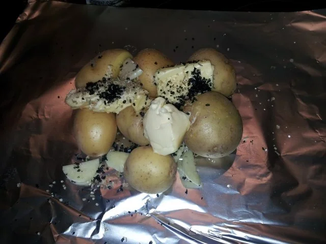 PutensteakEi mit Grillkartoffeln und Grillgemüse - Rezept - Bild Nr. 4