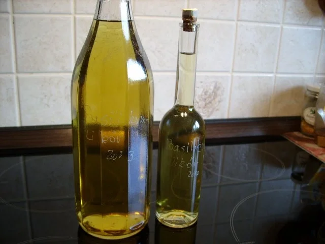 Rezept: Likör: Basilikumlikör Likör: Basilikumlikör - Rezept