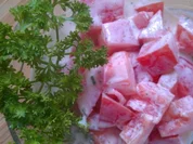 Tomatensalat mit cremigen Joguhrt Dressing - Rezept