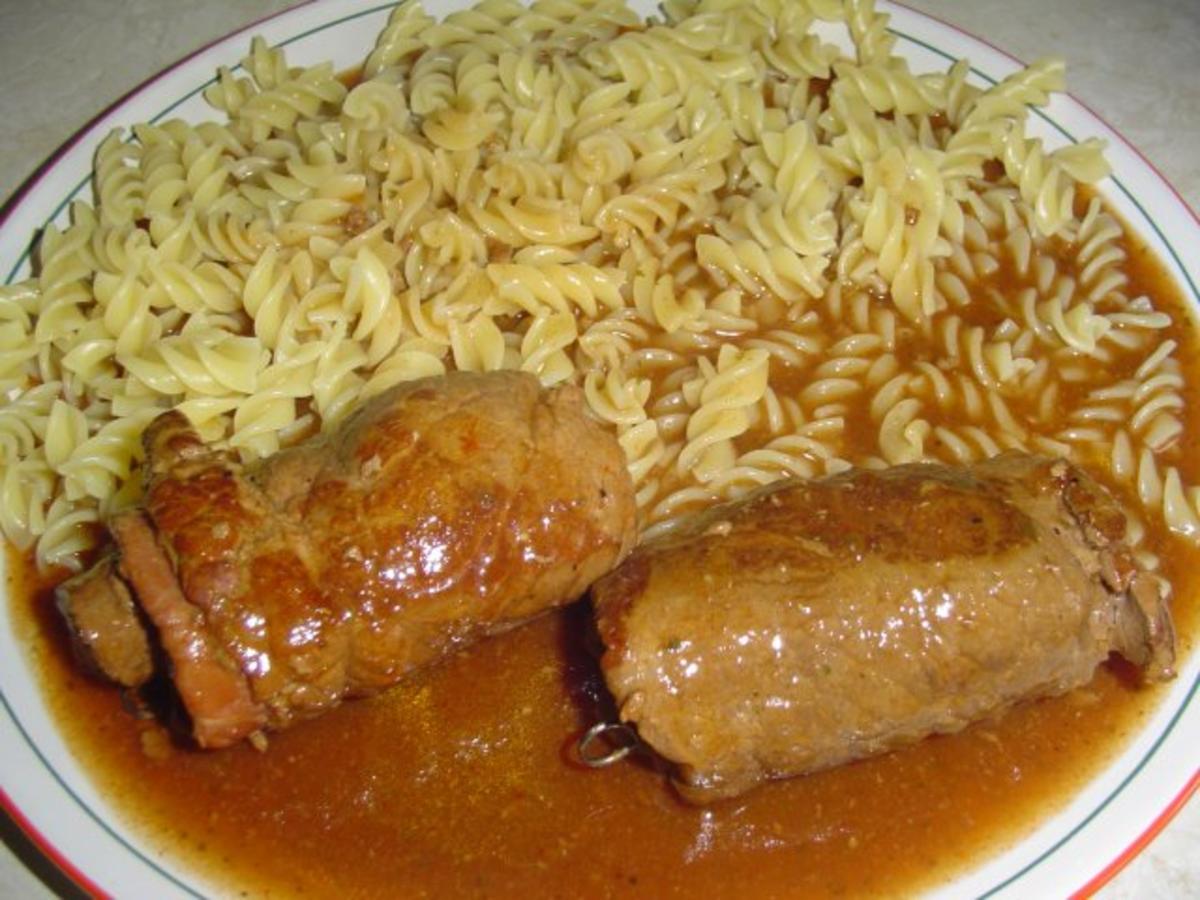 Rindsrouladen Fast klassisch - Rezept mit Bild - kochbar.de