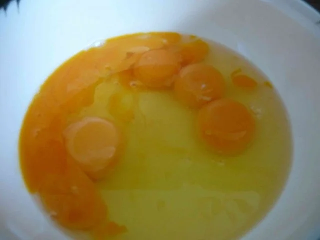 Rezept: Abendbrot : Rührei mit Schnittlauch auf Brot dazu einen Salat Bild Nr. 6 Abendbrot : Rührei mit Schnittlauch auf Brot dazu einen Salat - Rezept - Bild Nr. 6