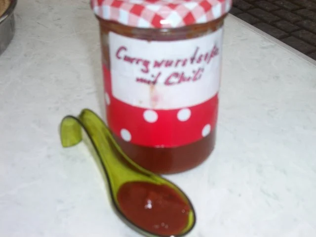 Currywurstsoße auf Tomatenbasis - Fruchtige Currysoße für Grillfleisch - Auberginen - Dip - Rezept - Bild Nr. 3