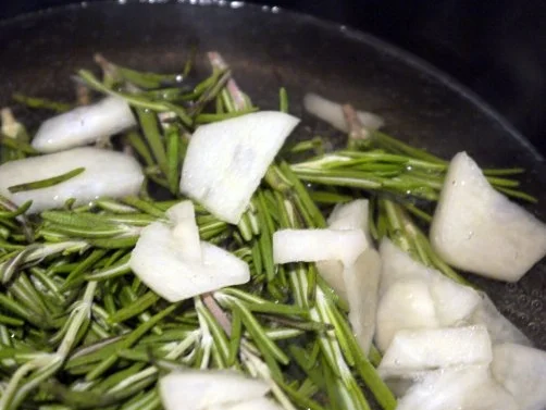 Rezept: Rosmarin-Knoblauch-Gelee Bild Nr. 5 Rosmarin-Knoblauch-Gelee - Rezept - Bild Nr. 5