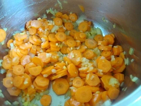 kalte Möhrensuppe mit lauwarmen Flusskrebssahneschaum - Rezept - Bild Nr. 7