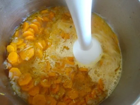 kalte Möhrensuppe mit lauwarmen Flusskrebssahneschaum - Rezept - Bild Nr. 9