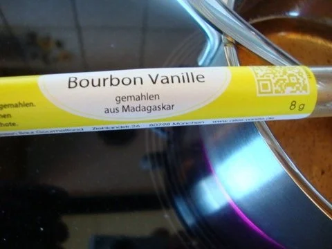 gekühlte Pfirsich-Sekt Suppe mit Walderdbeeren. - Rezept - Bild Nr. 4