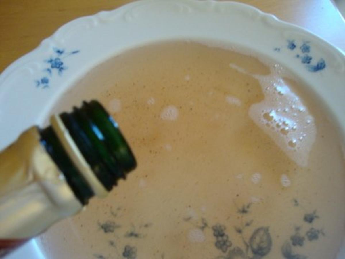 gekühlte Pfirsich-Sekt Suppe mit Walderdbeeren. - Rezept - Bild Nr. 6