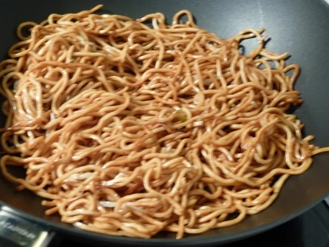 Entenbrust, Nudeln, Kräuter und Orangensauce gewokt - Rezept - Bild Nr. 2