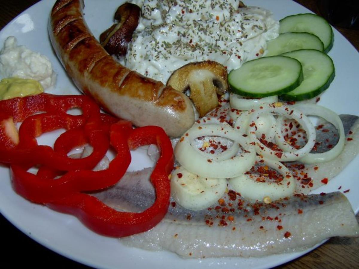 Bilder für Brautschau - Matjes mit Bratwurst und Kartoffelsalat - Rezept