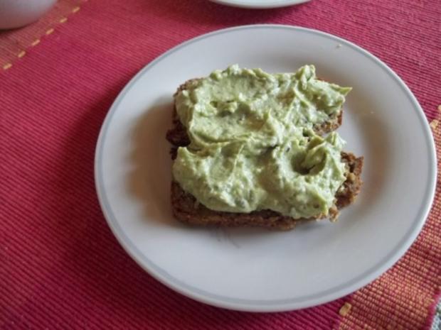 Avocado-Brotaufstrich - Rezept mit Bild - kochbar.de