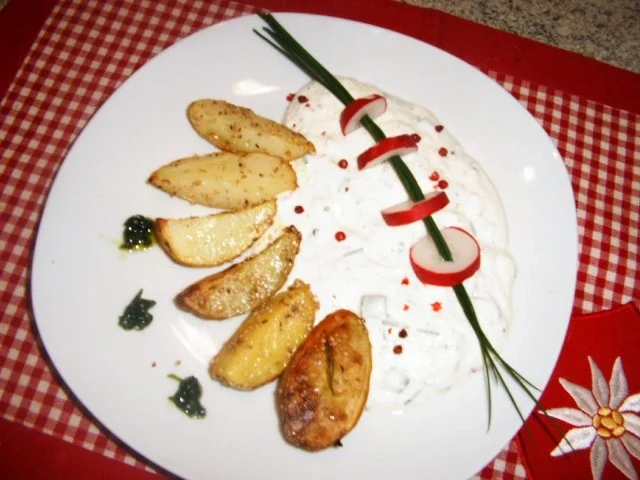 Sommerquark mit Sesamofenkartoffeln - Rezept