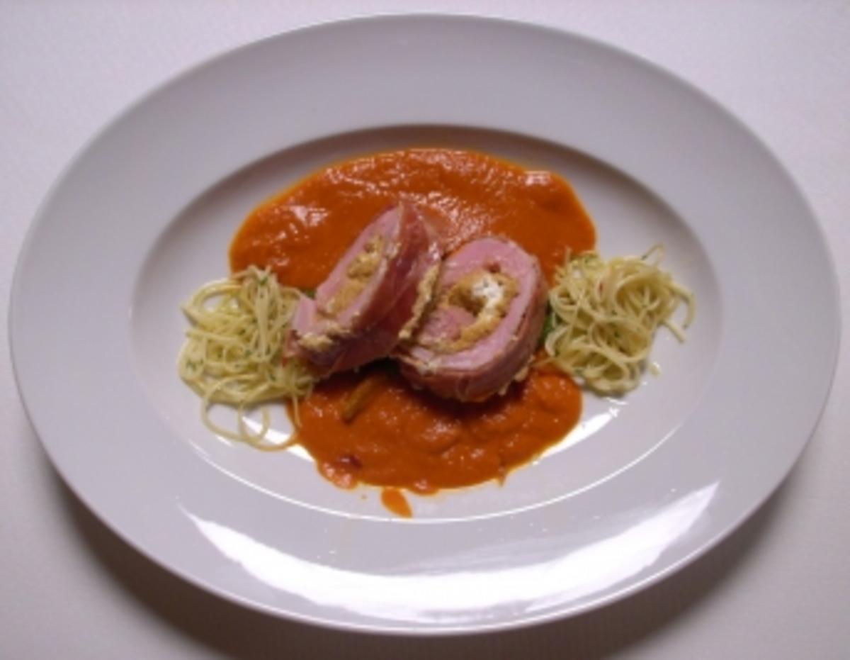 Bilder für Schweinelende in Salbei- Schinkenmantel dazu Spaghetti Alio-Olio - Rezept