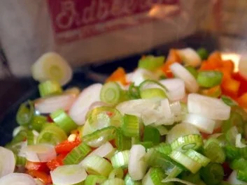 Kunterbunter Quinoasalat mit Orangen-Tomaten-Dressing - Rezept - Bild Nr. 6