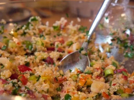 Kunterbunter Quinoasalat mit Orangen-Tomaten-Dressing - Rezept - Bild Nr. 12