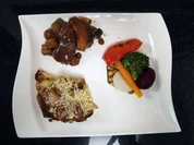 Fruchtige Wildtriologie an Oldenburger Marktgemüse und Kartoffelgratin - Rezept