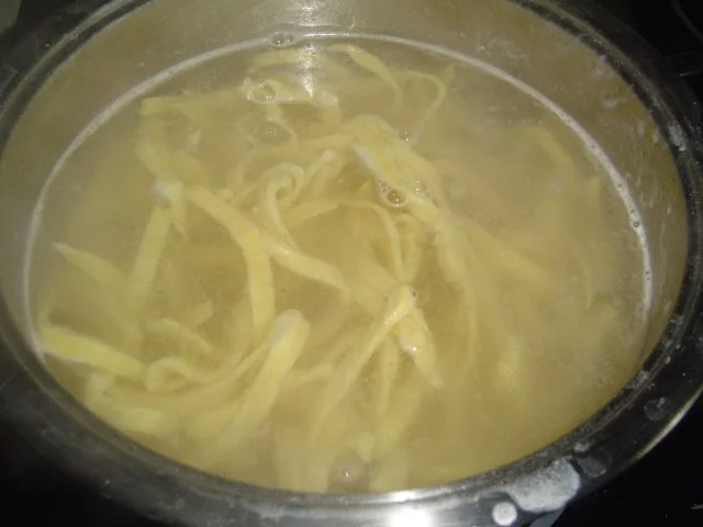 Überbackene Schnitzel mit selbstgemachten Nudeln - Rezept - Bild Nr. 12