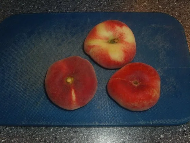 Rezept: Feldsalat mit Pfirsichen und Balsamico Bild Nr. 2 Feldsalat mit Pfirsichen und Balsamico - Rezept - Bild Nr. 2