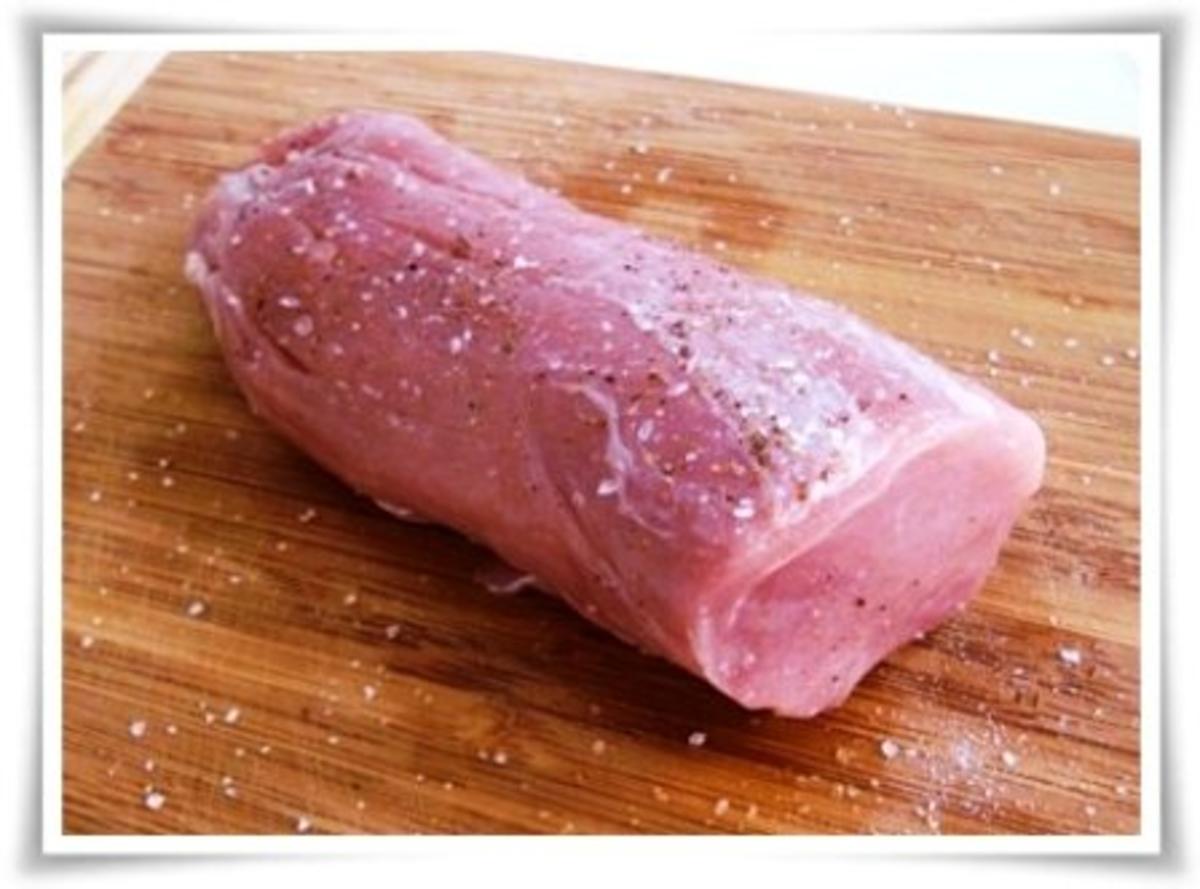 Schweinefilet im Speckmantel mit Kartoffelklößen und Puszta Salat - Rezept - Bild Nr. 4