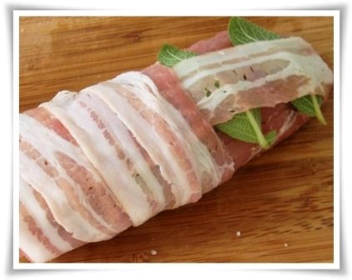 Schweinefilet im Speckmantel mit Kartoffelklößen und Puszta Salat - Rezept - Bild Nr. 5