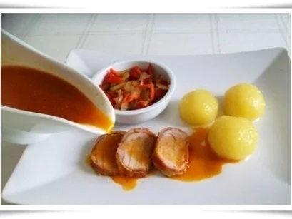 Schweinefilet im Speckmantel mit Kartoffelklößen und Puszta Salat - Rezept - Bild Nr. 17