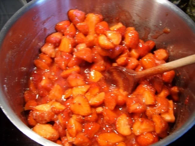 Konfitüre & Co: Fruchtduett: Erdbeere - Stachelbeere 2913 - Rezept - Bild Nr. 2