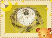 Süße Spargelmousse mit Mandelstreuseln und Basilikum - Rezept