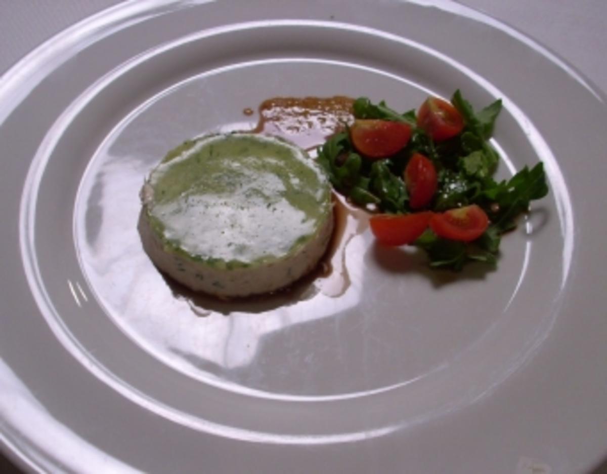 Bilder für Törtchen v. d. Räucherforelle mit Dillgelee und Rucola- Tomatensalat - Rezept