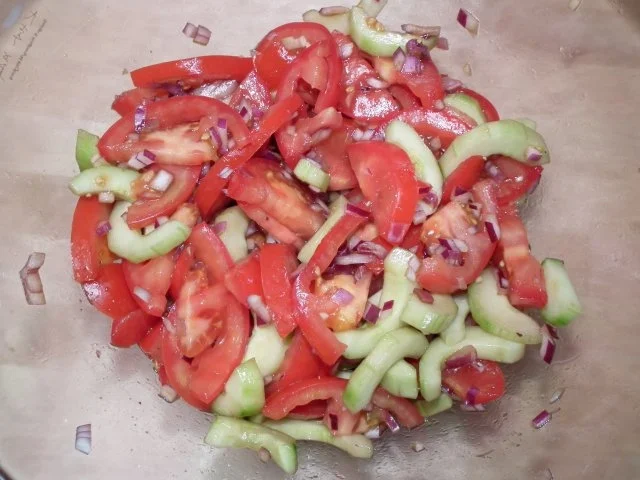 Rezept: Panzanella (Knuspriger Brotsalat) Bild Nr. 3 Panzanella (Knuspriger Brotsalat) - Rezept - Bild Nr. 3