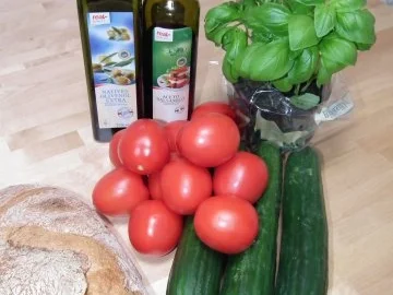 Rezept: Panzanella (Knuspriger Brotsalat) Bild Nr. 2 Panzanella (Knuspriger Brotsalat) - Rezept - Bild Nr. 2