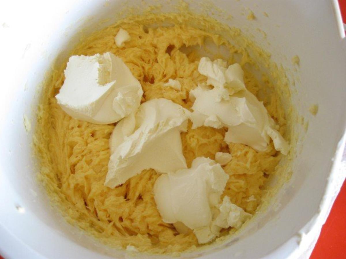 Trüffel - Mascarpone - Kirsch - Gugelhupf - Rezept - Bild Nr. 6