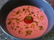 Erdbeer-Tofu-Creme mit Pistazien - Rezept