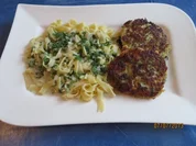 Kochen: Fischfrikadellen mit Tagliatelle und Petersiliensoße - Rezept