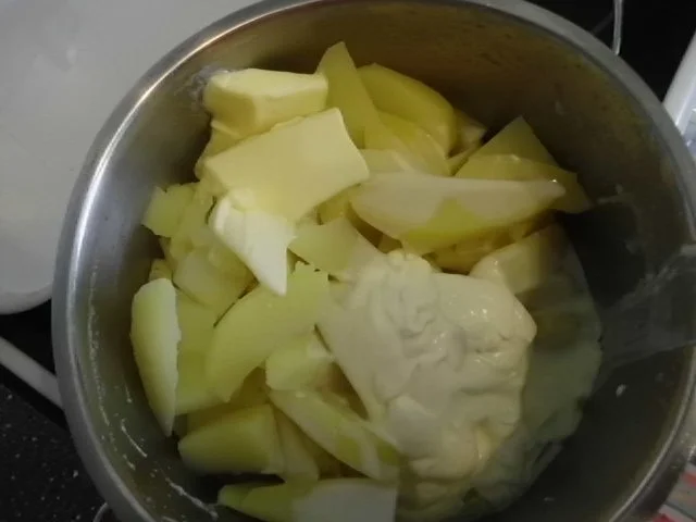 Rinderrouladen mit Auberginefüllung, dazu Kartoffelpüree - Rezept - Bild Nr. 14