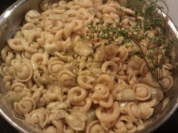 Volanti mit Artischocken in Weißwein-Sud - Rezept