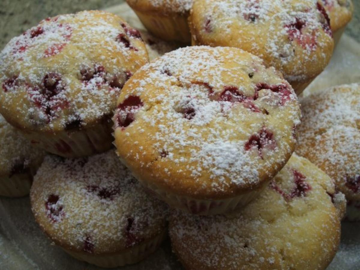Backen: Johannisbeer-Muffins - Rezept mit Bild - kochbar.de