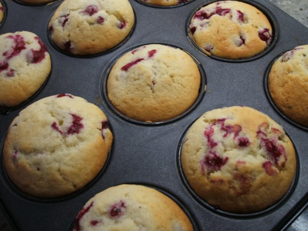 Backen: Johannisbeer-Muffins - Rezept mit Bild - kochbar.de