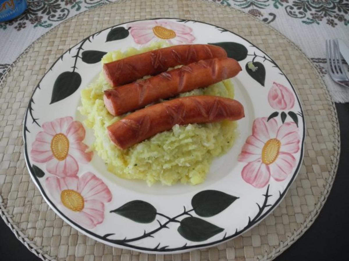 Kartoffel Blumenkohl Stampf mit gebratenen Würstchen Rezept