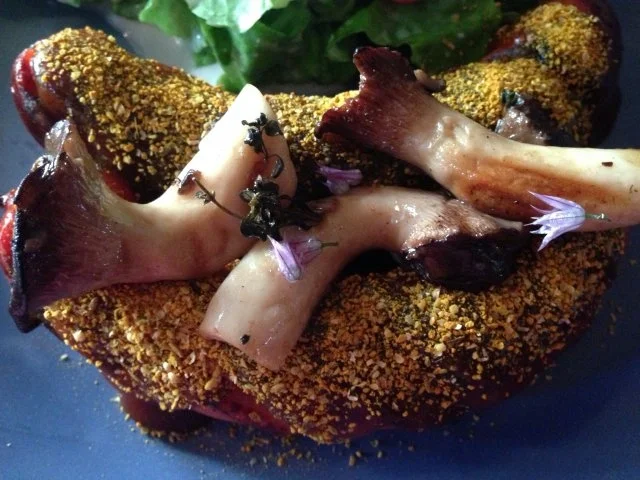 Currywurst zweierlei mit Salatbeilage - Rezept