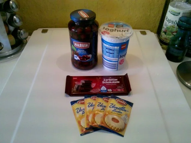 Dessert: Kirschjoghurt mit Schoki - Rezept - Bild Nr. 2