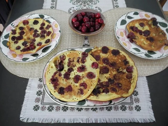 Rezept: Süße Mahlzeit : Eierpfannkuchen mit Kirschen Bild Nr. 12 Süße Mahlzeit : Eierpfannkuchen mit Kirschen - Rezept - Bild Nr. 12