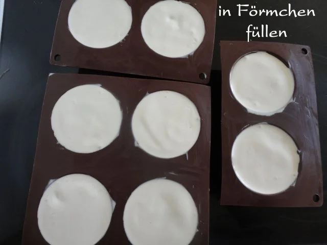 Lavendel Eis mit flambierten Lavendel Marillen - Rezept - Bild Nr. 13