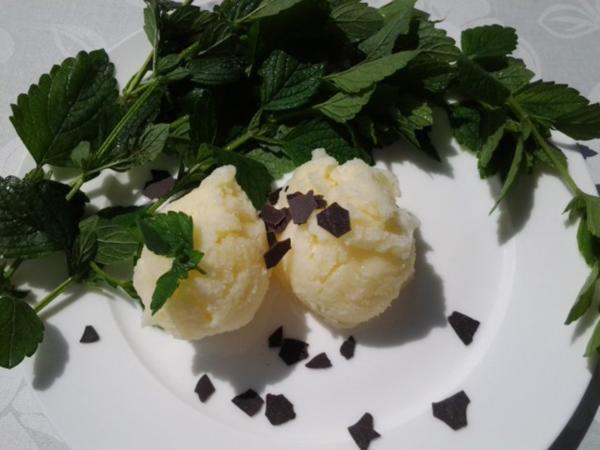 Zitrone- Buttermilch- Eis - Rezept mit Bild - kochbar.de