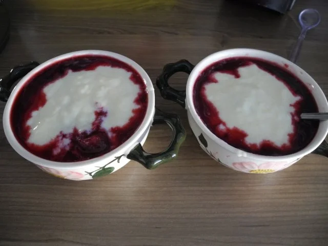 Rezept: Süße Mahlzeiten : Kalte Fruchtsuppe mit Vanillesoße Bild Nr. 3 Süße Mahlzeiten : Kalte Fruchtsuppe mit Vanillesoße - Rezept - Bild Nr. 3