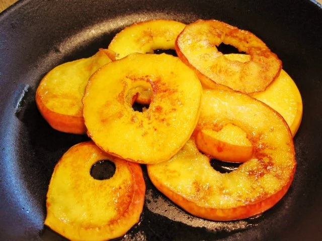 Rinderleber mit Apfelscheiben und Zwiebeln - Rezept - Bild Nr. 6