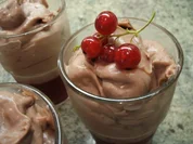 Dessert: Schokosahnepudding auf Johannisbeergrütze - Rezept