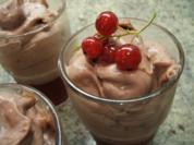 Dessert: Schokosahnepudding auf Johannisbeergrütze - Rezept
