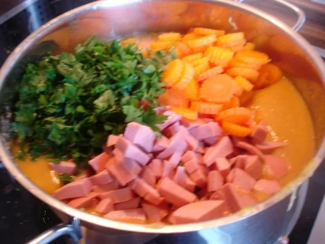 Rezept: Möhren-Kartoffelsuppe mit Einlage Bild Nr. 14 Möhren-Kartoffelsuppe mit Einlage - Rezept - Bild Nr. 14